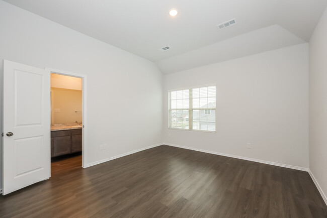Building Photo - 1307 Ester Ln