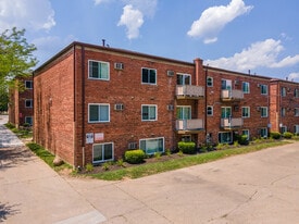 Building Photo - The Courtyard Apartments
