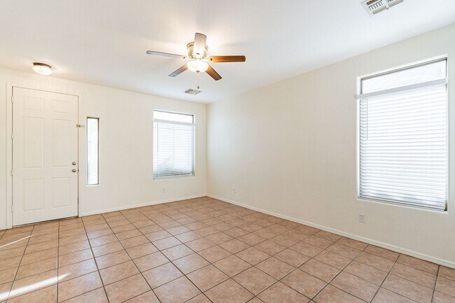 Building Photo - AVAILABLE JULY - Three Bedrooms + Loft!
