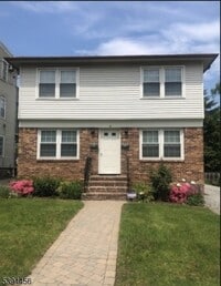 Building Photo - 18 Aubrey St