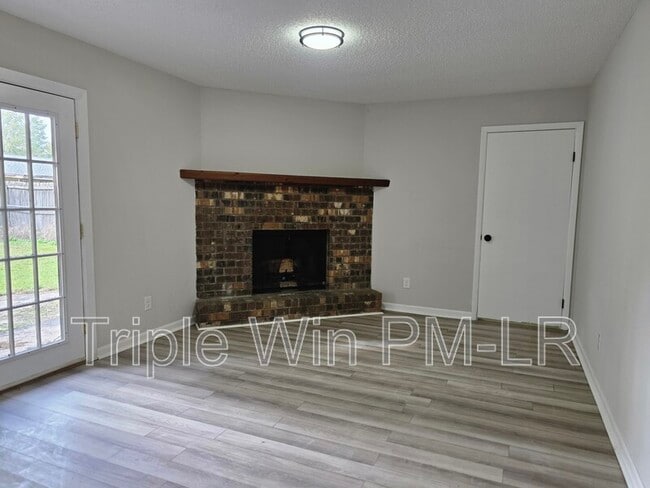 Building Photo - 8 Willowridge Cove