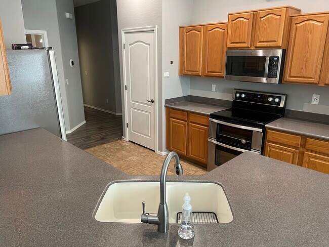 Building Photo - 25 S Quinn Cir