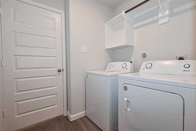 Building Photo - 2412 Cavefish Ct