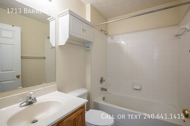 Building Photo - 1713 Barnett Ct