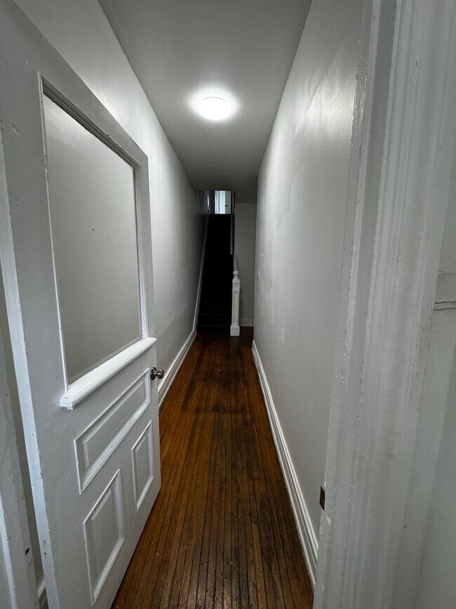 Building Photo - 4 Bedroom Row Home-39 N 10th St, Lebanon, PA