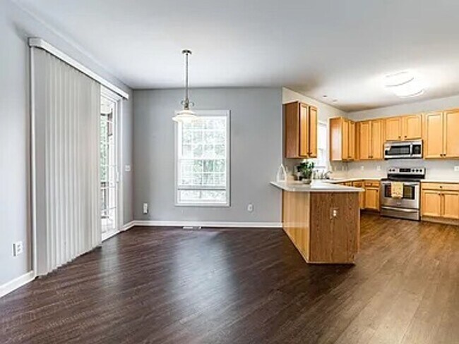 Building Photo - Stunning 4BD, 2.5BA Raleigh Home in the Prestigious Eagle Ridge Golf Community with Premier Ameni...