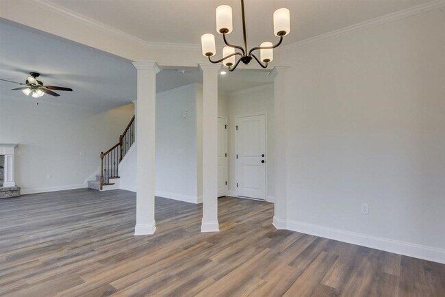 Building Photo - 1011 Spotswood Cir