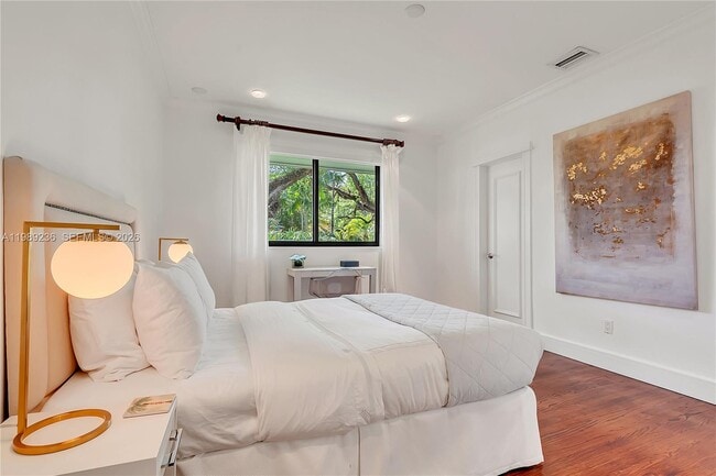 Building Photo - 3425 Alhambra Cir