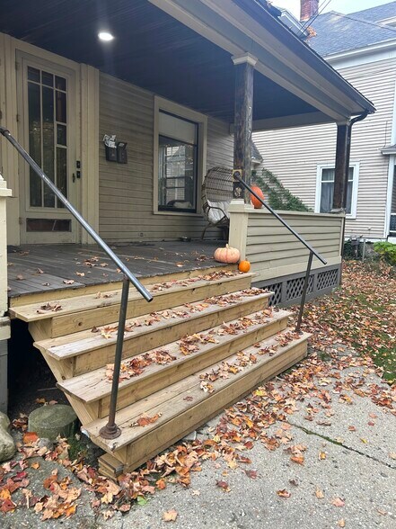 Building Photo - 717 W Lovell St
