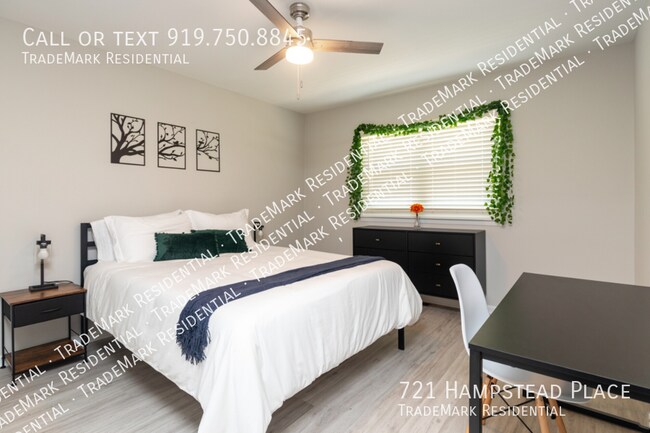 Building Photo - 721 Hampstead Pl