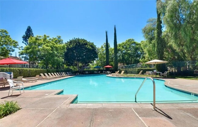 Building Photo - 6 Sandpiper Ln