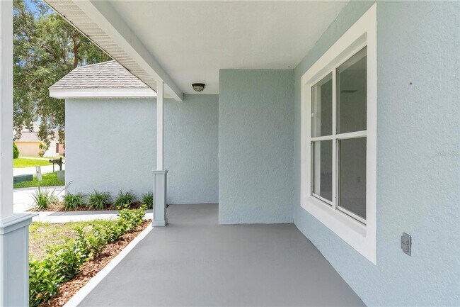 Building Photo - 421 Rollins Dr
