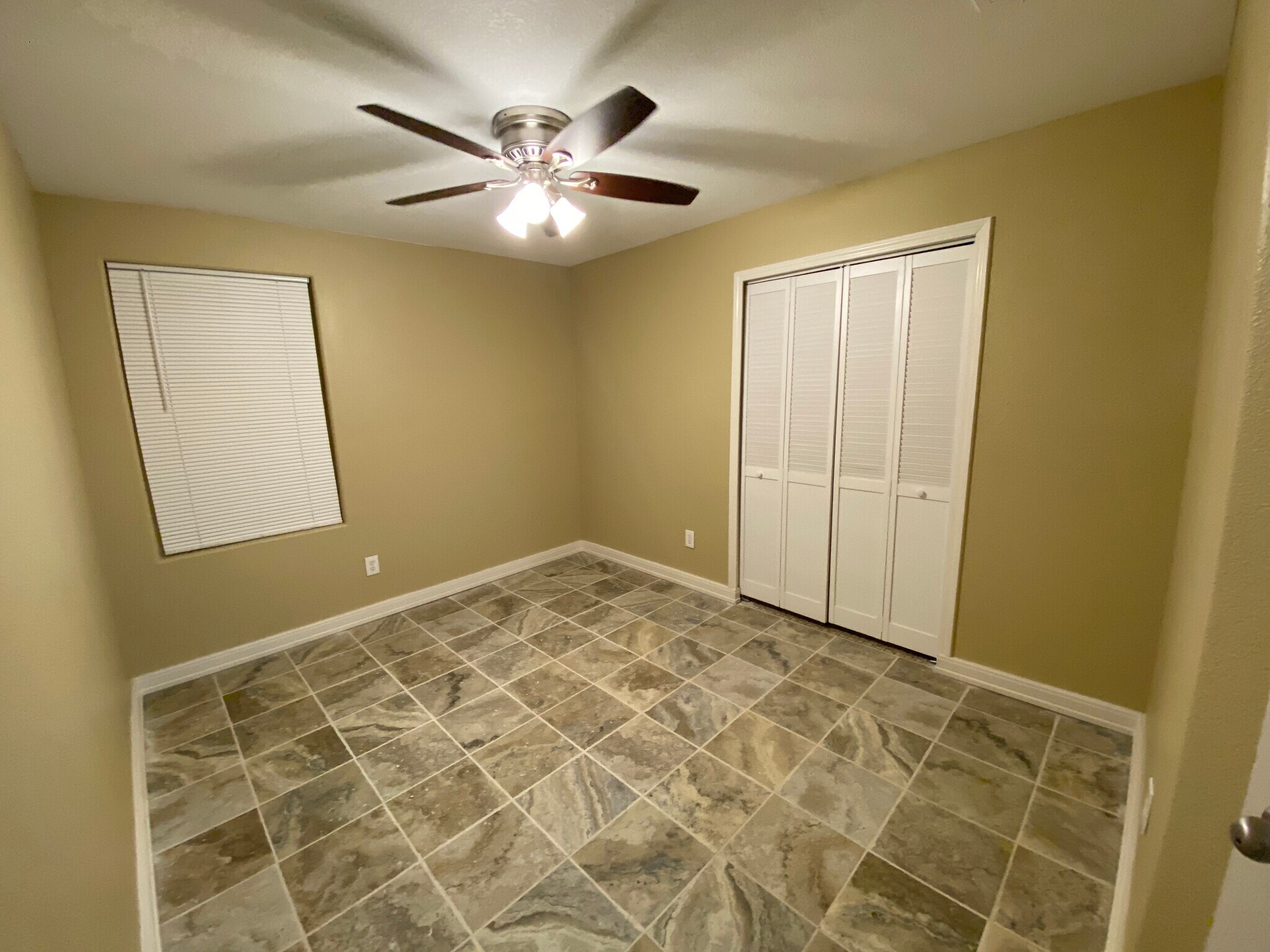 Building Photo - 513 Paddle Dr