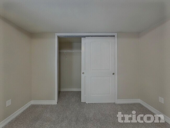 Building Photo - 13485 Park Meadows Dr