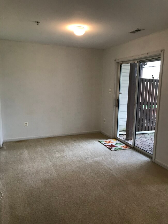 Building Photo - 205 Tilden Way