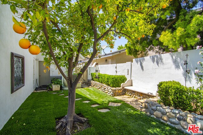Building Photo - 5020 Dantes View Dr