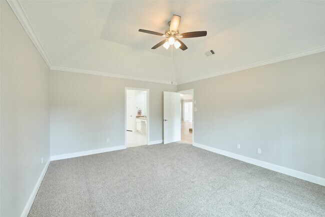 Building Photo - 15854 Knolls Lodge Dr