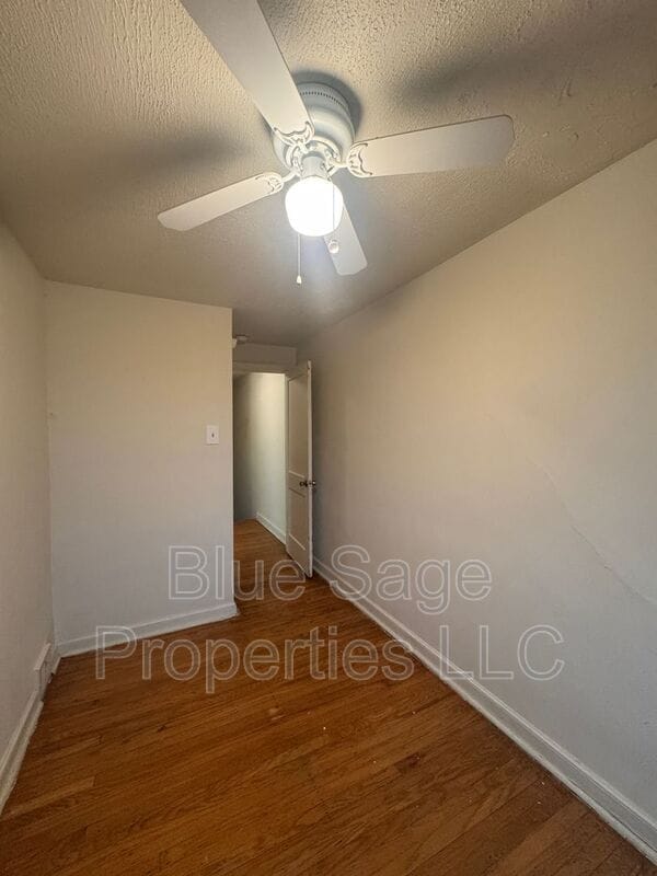 Building Photo - 575 S 4th St