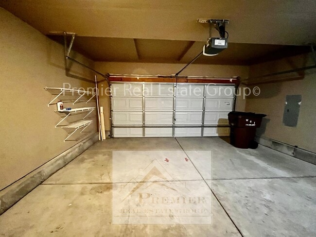 Building Photo - 6118 Journey Dr