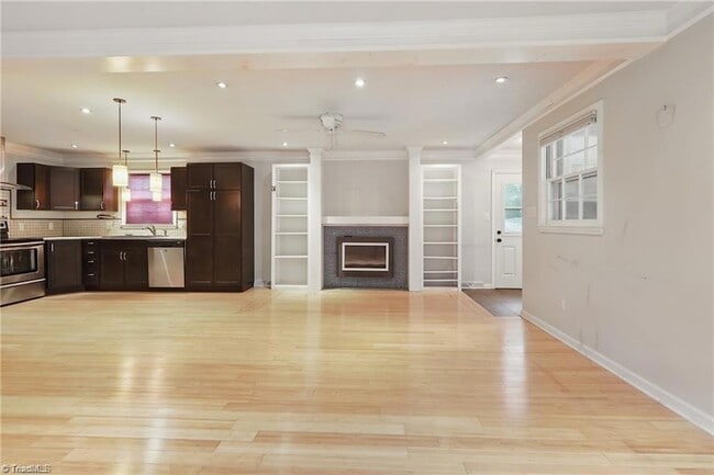 Building Photo - 1002 Phineas Dr