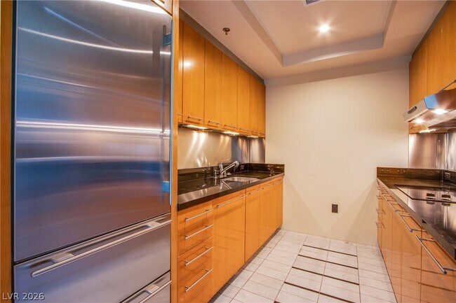 Building Photo - 2700 S Las Vegas Blvd