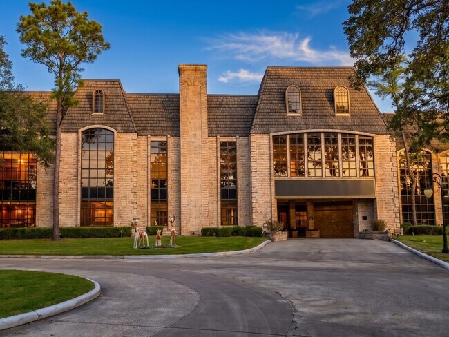 Building Photo - 15823 Pebble Bend Dr