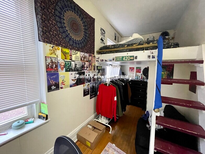 Building Photo - 15 Aberdeen St