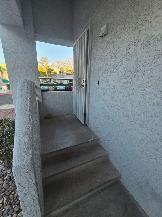 Building Photo - 7909 E Colette Cir