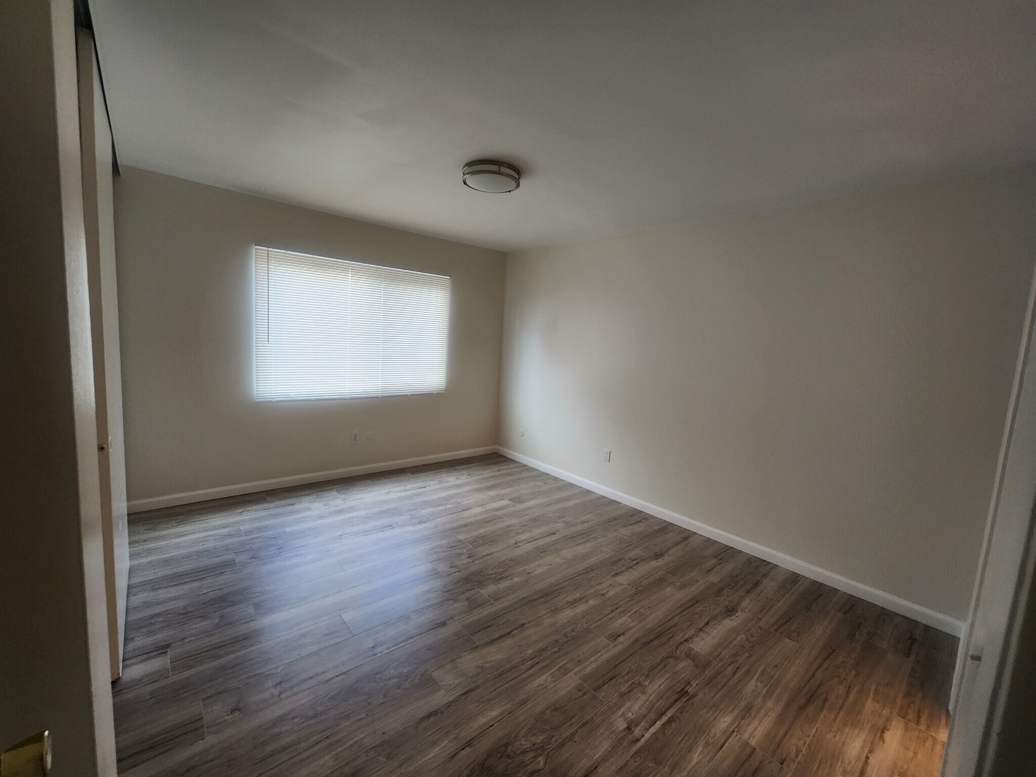 Building Photo - 820 N Kathleen Ln