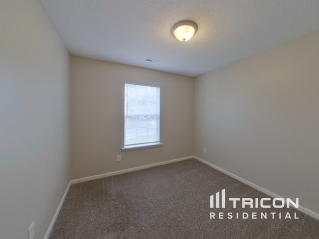 Building Photo - 4 Sawdust Ct