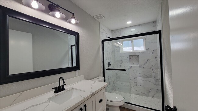 Building Photo - 2200 Joe Rushing Ln