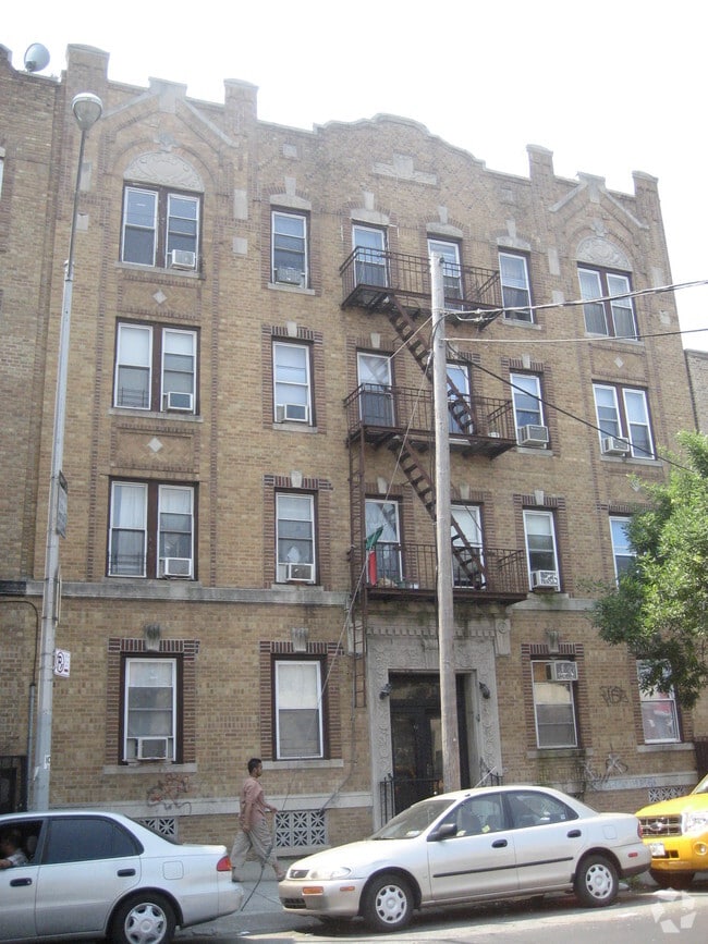Building Photo - 110 Avenue C