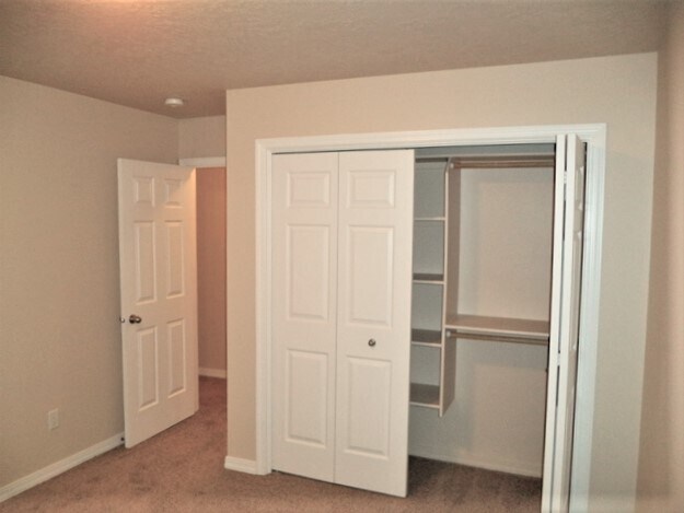 Building Photo - 544 N Locust Ave