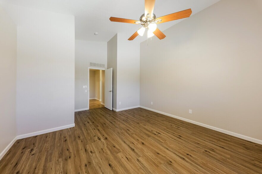 Building Photo - 8133 W Hess Ave