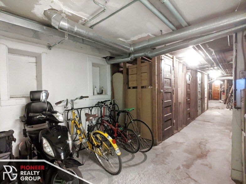 Building Photo - 1427 N Dearborn St