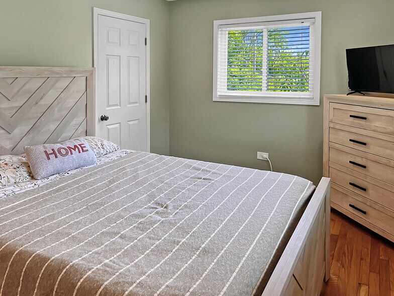 Building Photo - 5639 Main St