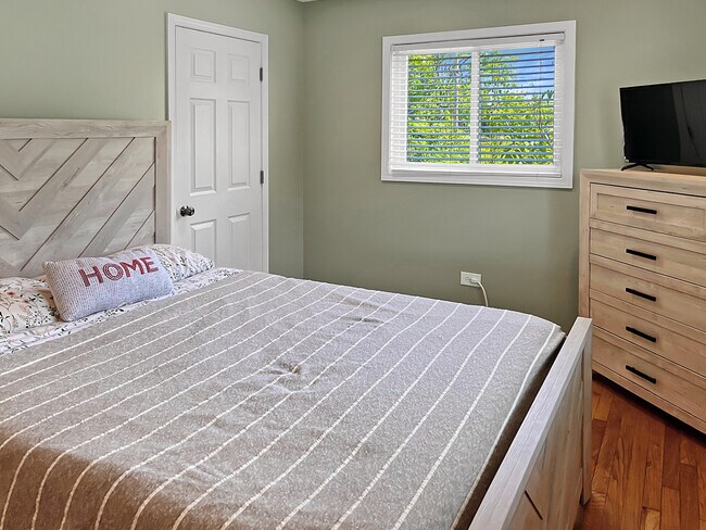 Building Photo - 5639 Main St