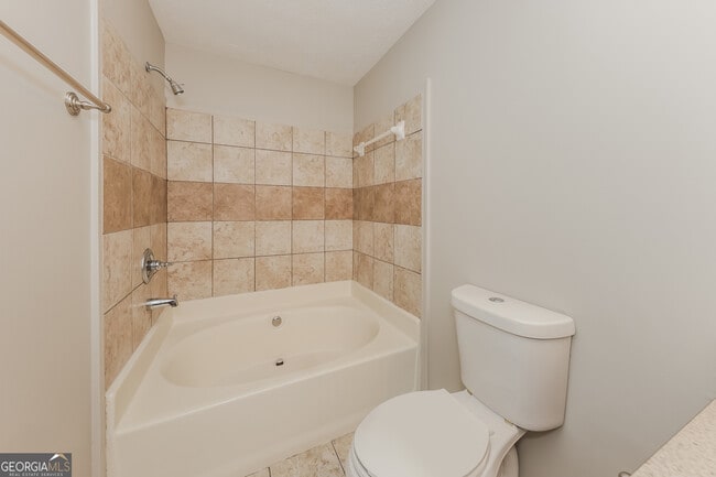 Building Photo - 285 Blue Heron Dr