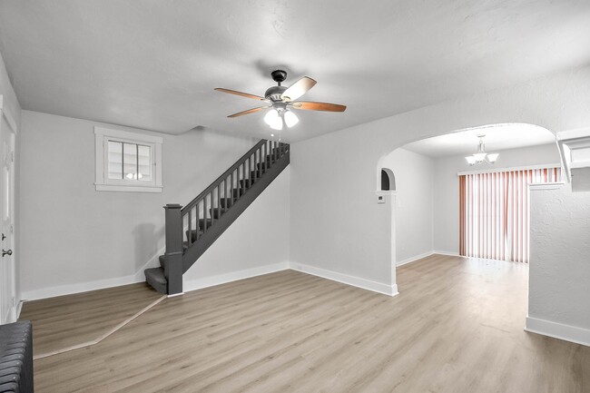 Building Photo - Renovated 3 bedroom home available NOW!