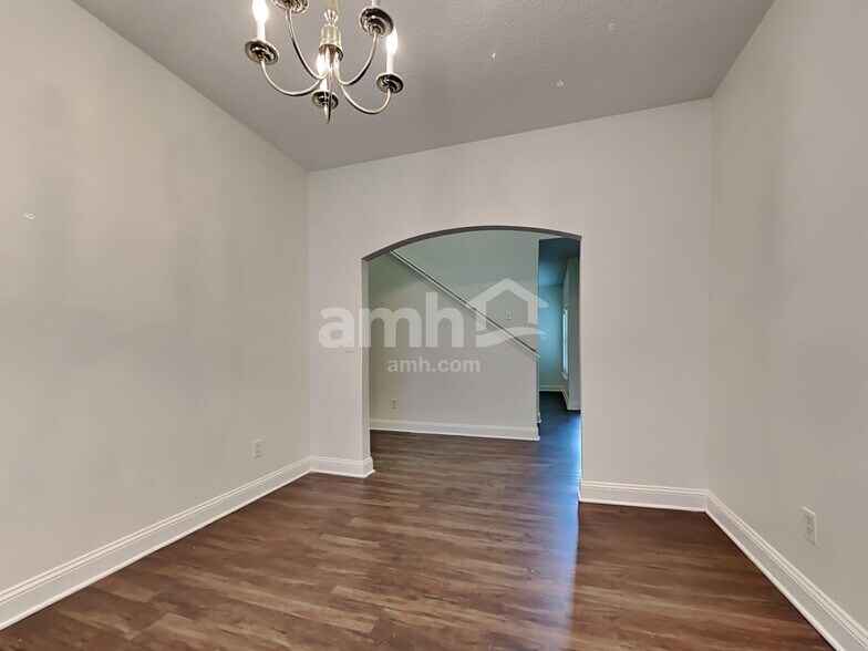 Building Photo - 2510 Victoria Point Dr