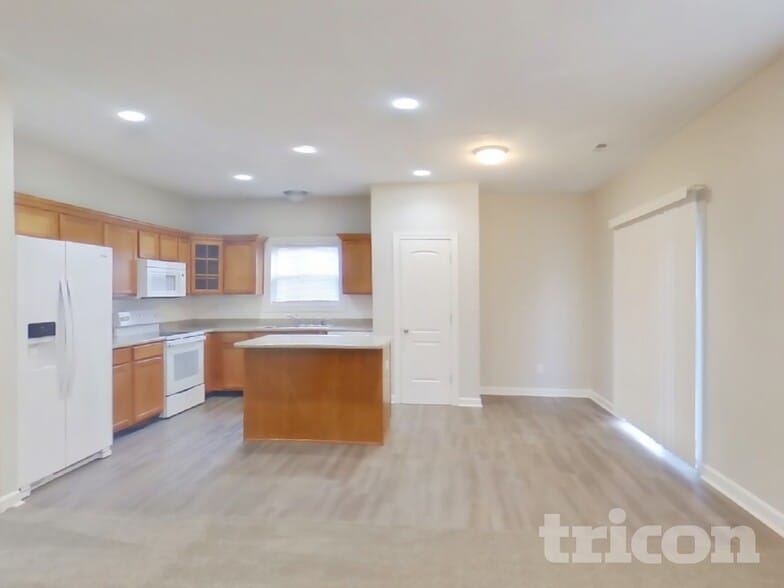 Building Photo - 1044 Hazelwood Dr