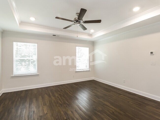 Building Photo - 559 Rivermist Dr