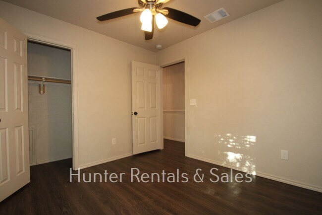 Building Photo - Won't Last!