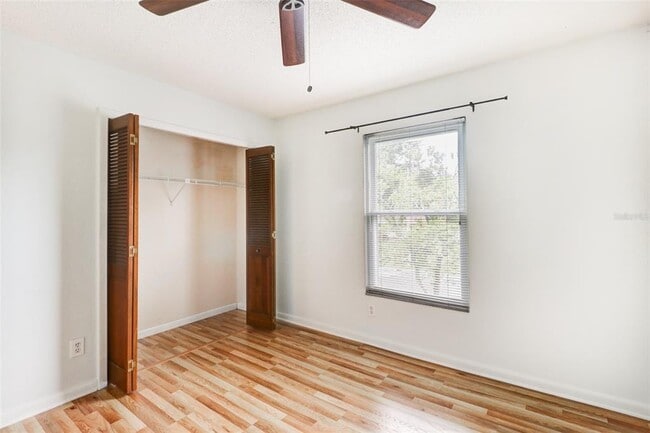 Building Photo - 16107 Country Crossing Dr