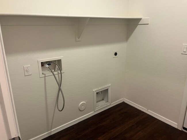 Building Photo - 25524 W Williams St