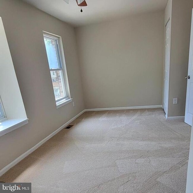 Building Photo - 5801 Folgate Ct