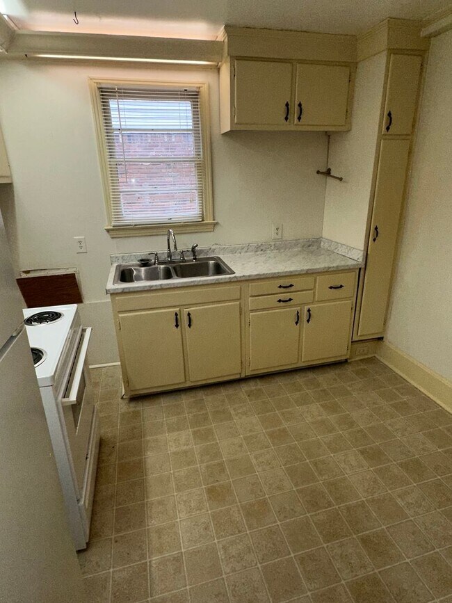 Building Photo - 1618 Heyward