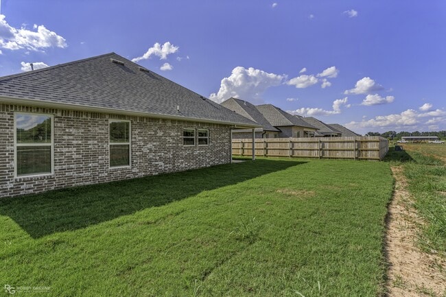Building Photo - 212 Paisley Ln