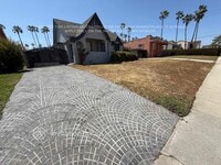 Building Photo - 5715 Deane Ave