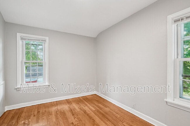 Building Photo - 3860 S Brust Ave